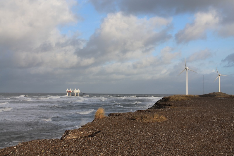 feature Wavestar and 525kW Folkecenter wind turbine Hanstholm kopi_small